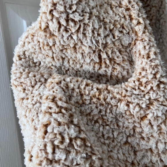 Love Tree Long Sherpa Vest - Picture 3 of 5